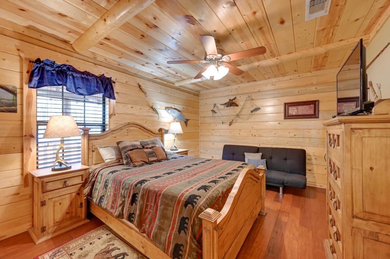 Broken Bow Cabin With Hot Tub And Deck - 4 Mi To Lake! Ngoại thất bức ảnh