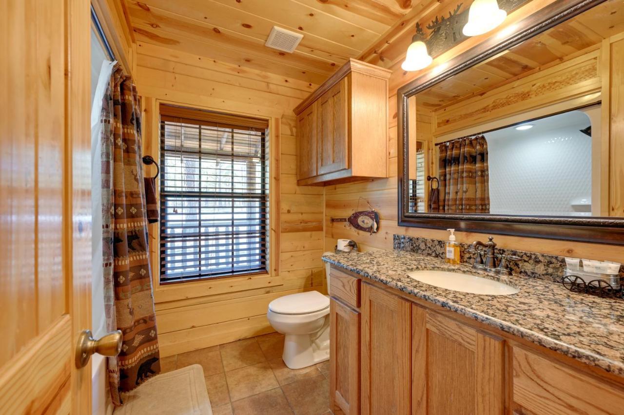 Broken Bow Cabin With Hot Tub And Deck - 4 Mi To Lake! Ngoại thất bức ảnh